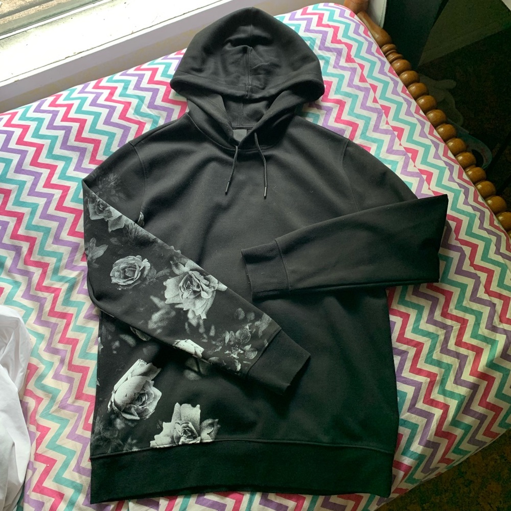 Black rose hoodie/sweatshirt (medium)